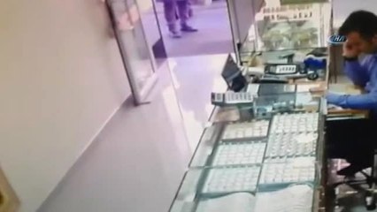 Çaldığı Altınları Satamadan Yakalandı...hırsızlık Zanlısı Kamerada