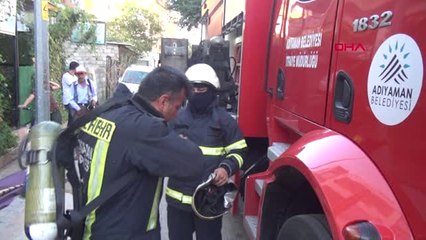 Adıyaman - Evde Çıkan Yangında 1 Kişi Dumandan Etkilendi -Hd