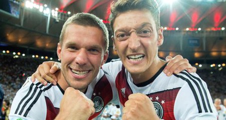 Alman Futbolcu Lukas Podolski'den Mesut Özil'e: Seninle Oynamak Büyüleyiciydi