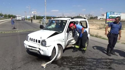 Servis Minibüsü ile Otomobil Çarpıştı: 8 Yaralı