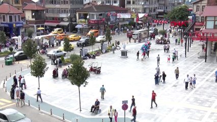 Zonguldak Mesut Özil'in Devrek'te Adı Verilen Caddedeki Alman Milli Formalı Fotoğrafı Kaldırılıyor...