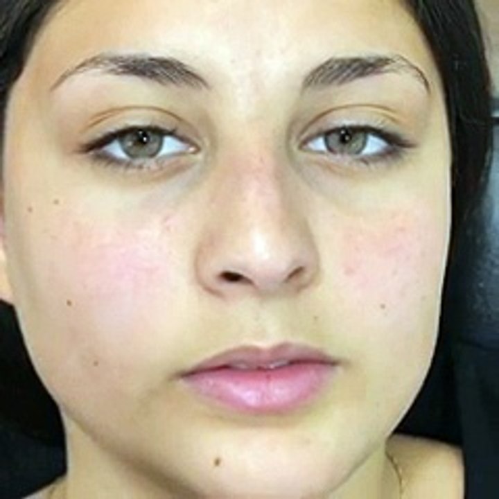 فتاة قبيحه بليلة عرسها راحت لعند كوافير شاطرة وطلبت منها تعمل منها ملكة جمال!! شوفوا كانت وكيف صارت