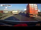İzmir’de Olması Gerektiği Gibi (Fermuar Tekniği İle) Ambulansa Yol Açan Sürücüler