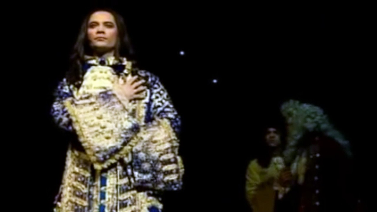 Extrait de la comédie musicale "Le roi soleil" (2005) incluant la chanson "Pour arriver à moi"