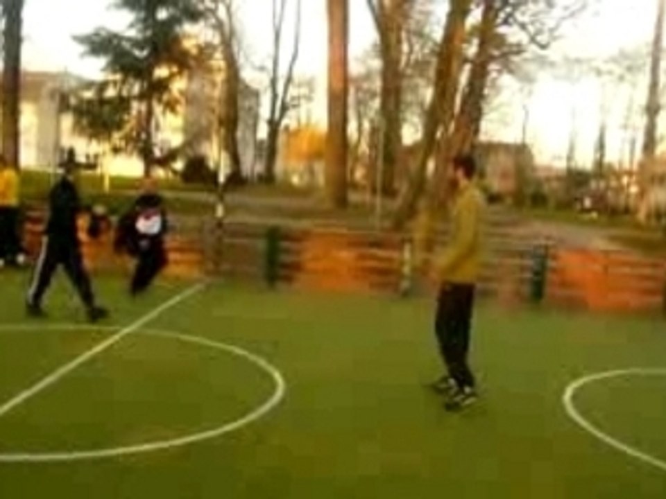 EFP TV / @ FOOT PETITE RETOURNEE DE JUJU ! LOL