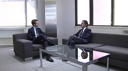 Casado vuele a abrir las puertas de Génova a Aznar