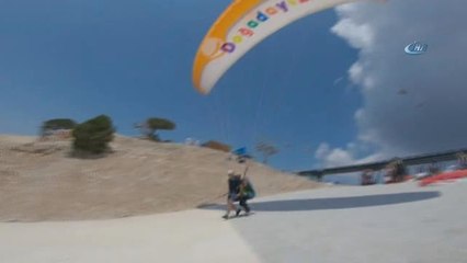 Görme Engelliler Yamaç Paraşütü ile Uçtu