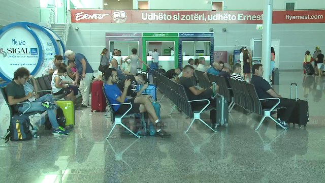 Shtrenjtohet udhëtimi drejt Tiranës, dyfishohen biletat drejt Tiranës