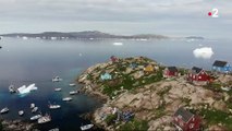 Groenland : un village menacé par un iceberg géant