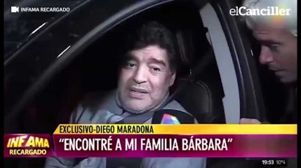 Ivre, Maradona tente de donner une interview dans sa voiture