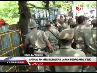 Puluhan Lapak Pedagang Velg Mobil di Tanah Abang Ditertibkan