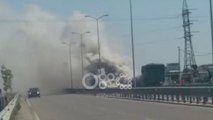 Ora News - Kamioni përfshihet nga flakët në autostradë, shikoni videon
