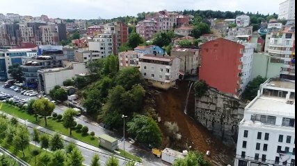 Sütlüce'de Toprak Kayması Sonucu Çökme Tehlikesi Bulunan Bina Havadan Görüntülendi