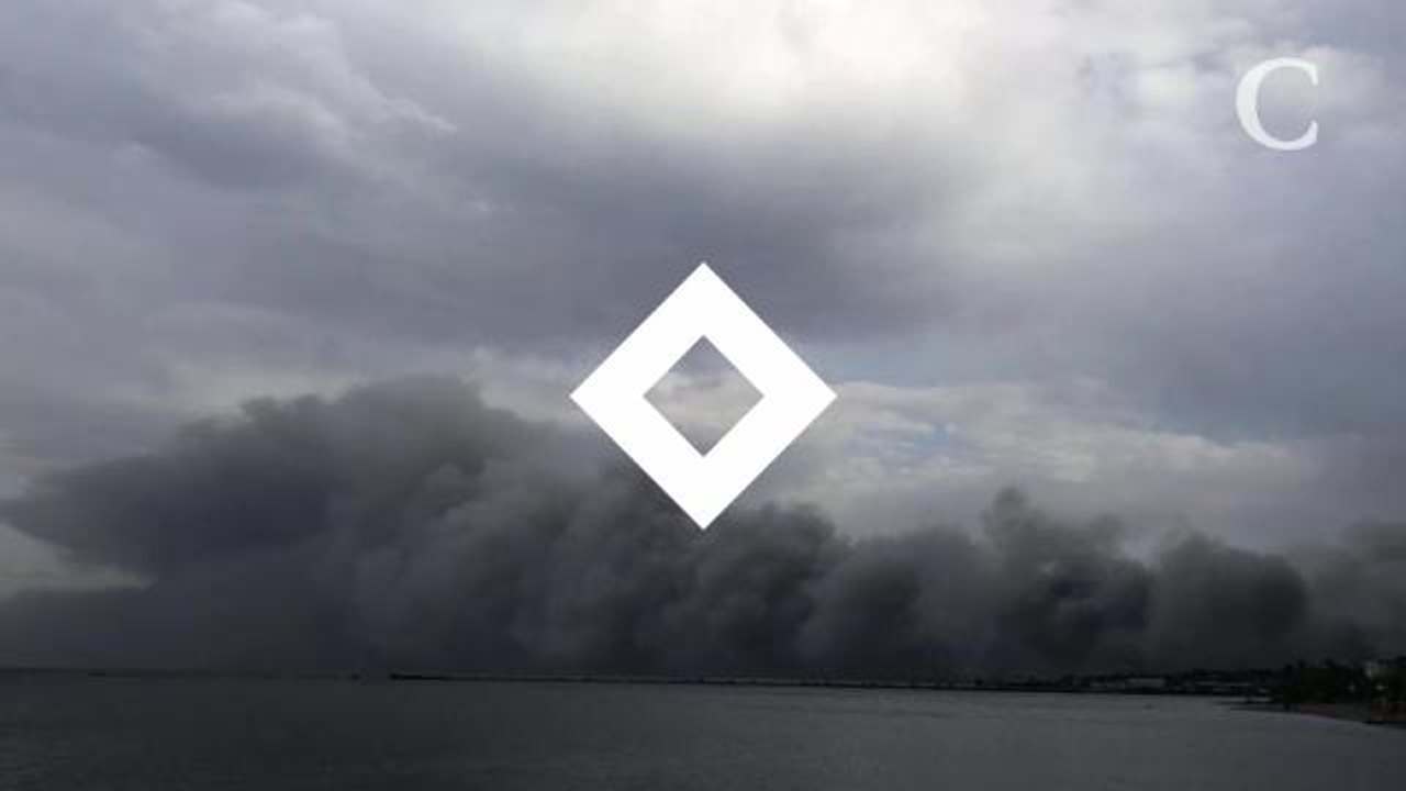 PHOTOS. C'est chaud ! Emily Ratajkowski pose en maillot de bain très échancré et dévoile ses fesses