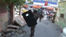 İstanbul polisinden Kadıköy'de narkotik operasyonu