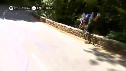 Tour de France 2018 : Enorme chute de Philippe Gilbert !