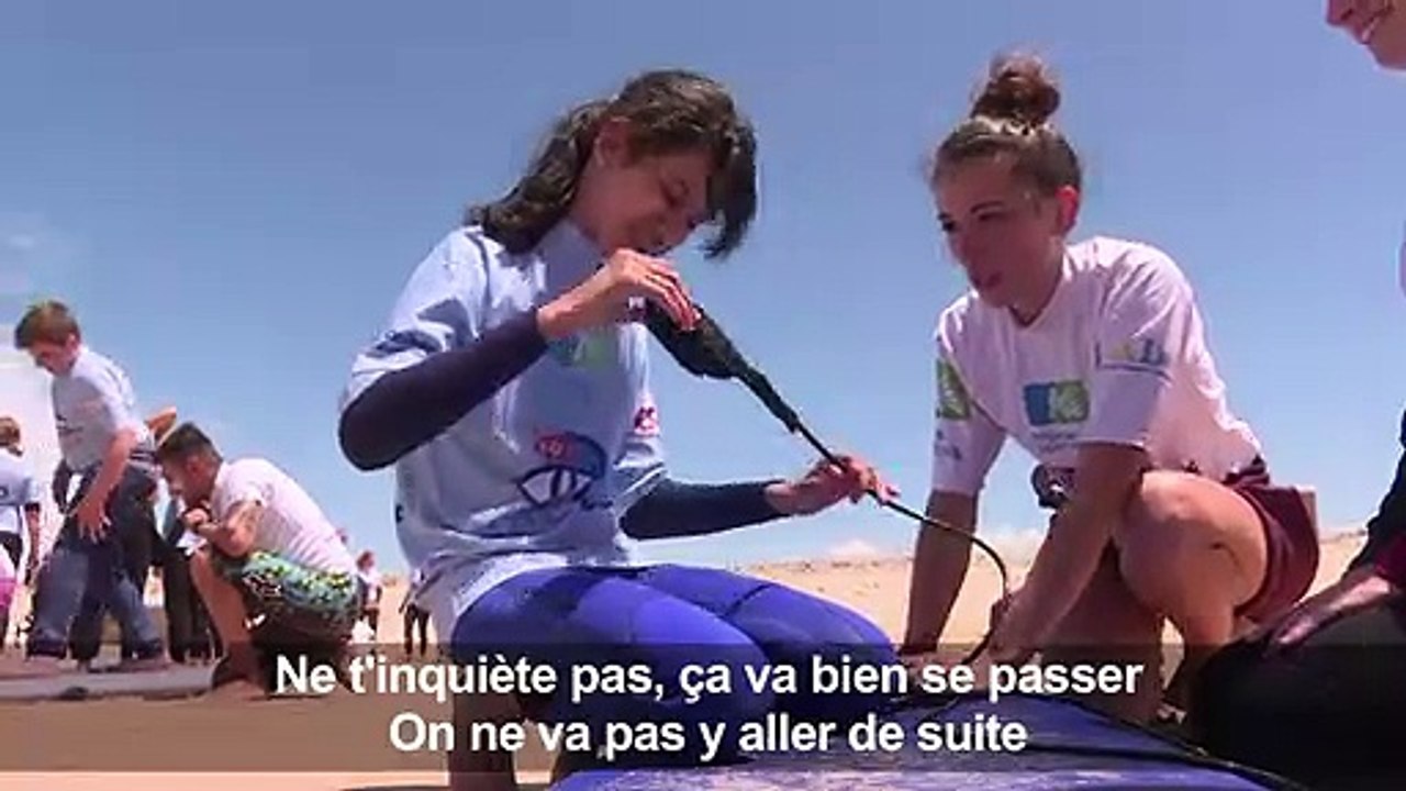 A Lacanau, des jeunes malvoyants se dépassent grâce au surf