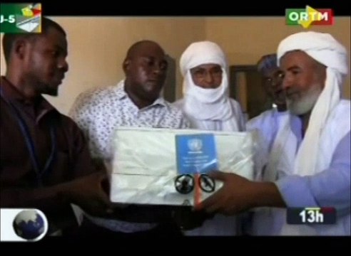ORTM / La Minusma remet un lot d’équipement et matériel aux équipes régionales d’Appui à la réconciliation de Tombouctou et Taoudenit