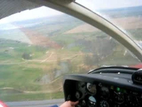 Atterrissage en 07D à Toussus le Noble avec F-GDEP