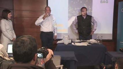 Presentan bolsa hidrosoluble para acabar con problemas del plástico.-