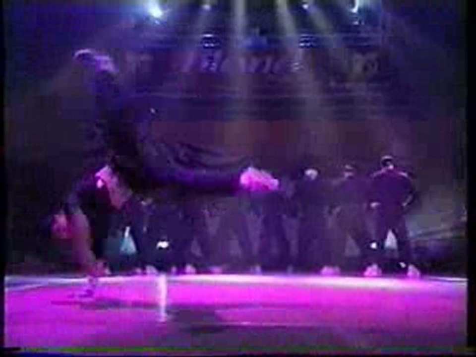 FLYING STEPS BATTLE OF THE YEAR 2000
