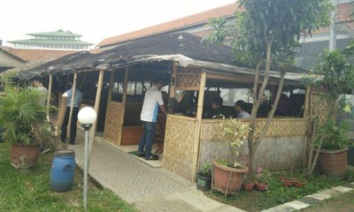 Gazebo di Lapas Sukamiskin Dibongkar