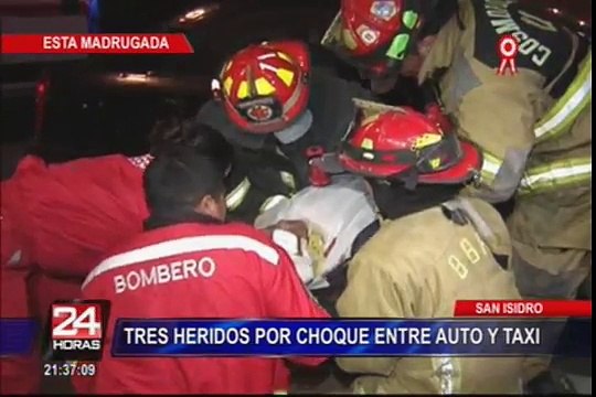 Investigan causas de aparatoso accidente de autos en San Isidro