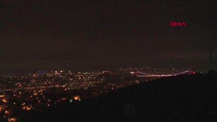 Şimşekler İstanbul'da Geceyi Aydınlattı - Hd