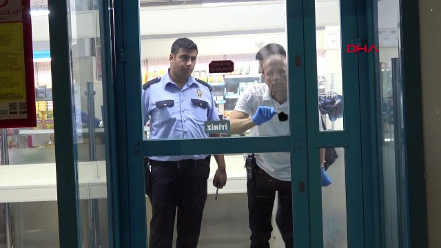 Müşteri gibi girdiği marketi silah zoruyla soydu