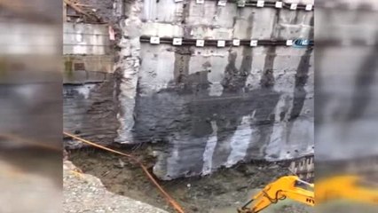 İstanbul - Tekrar) Beyoğlu'nda İstinat Duvarının Çökme Kamerada