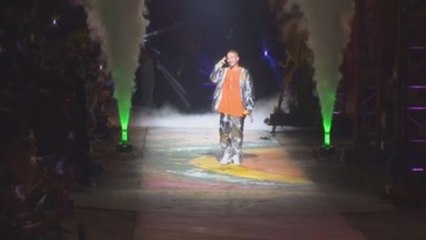 J Balvin traslada las buenas "vibras" de su reguetón a la moda