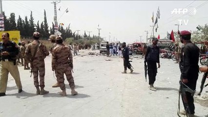 28 قتيلا على الاقل في هجوم انتحاري قرب مركز اقتراع في باكستان