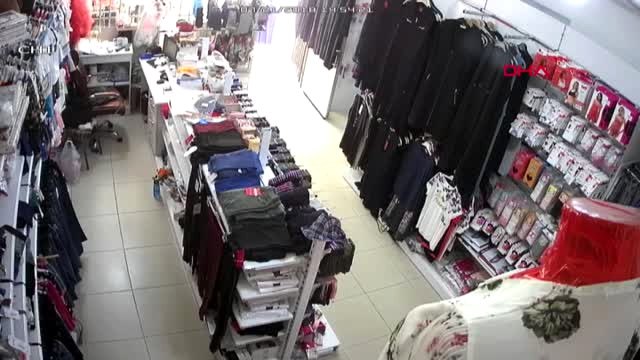 Konya Biri Oyaladı, Diğeri Kasayı Soydu