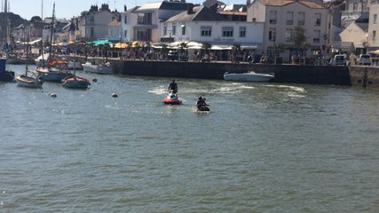 Les Flyboard Show Zapata en démonstration dans le Vieux-Port