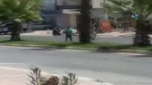 Antalya'da Taşlı, Sopalı, Silahlı Mahalle Kavgası Kamerada