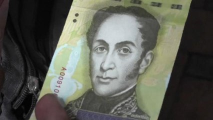 Venezuela, dove il denaro ormai non si conta. Si pesa