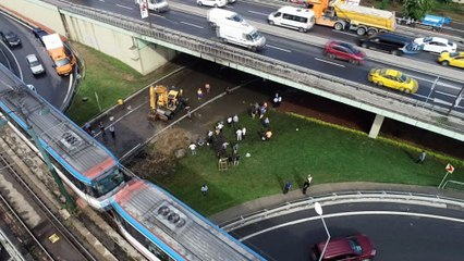 Sular altında kalan cadde havadan görüntülendi