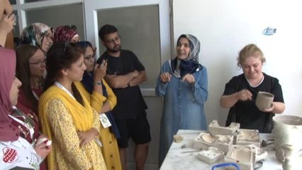 Yabancı 23 Öğrenci Seramik ve Boyama Yaptı