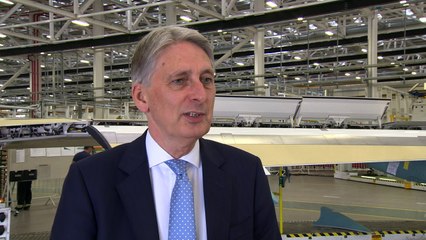 Hammond: No new borders between GB and Northern Ireland