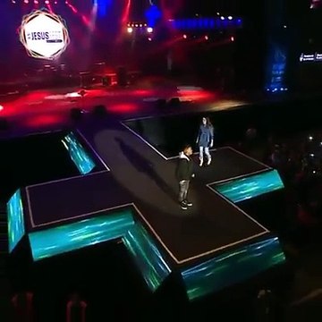 No hay idolo que haya resucitado todavía... -(Redimi2 Nombre de Jesus) Dios es el Centro