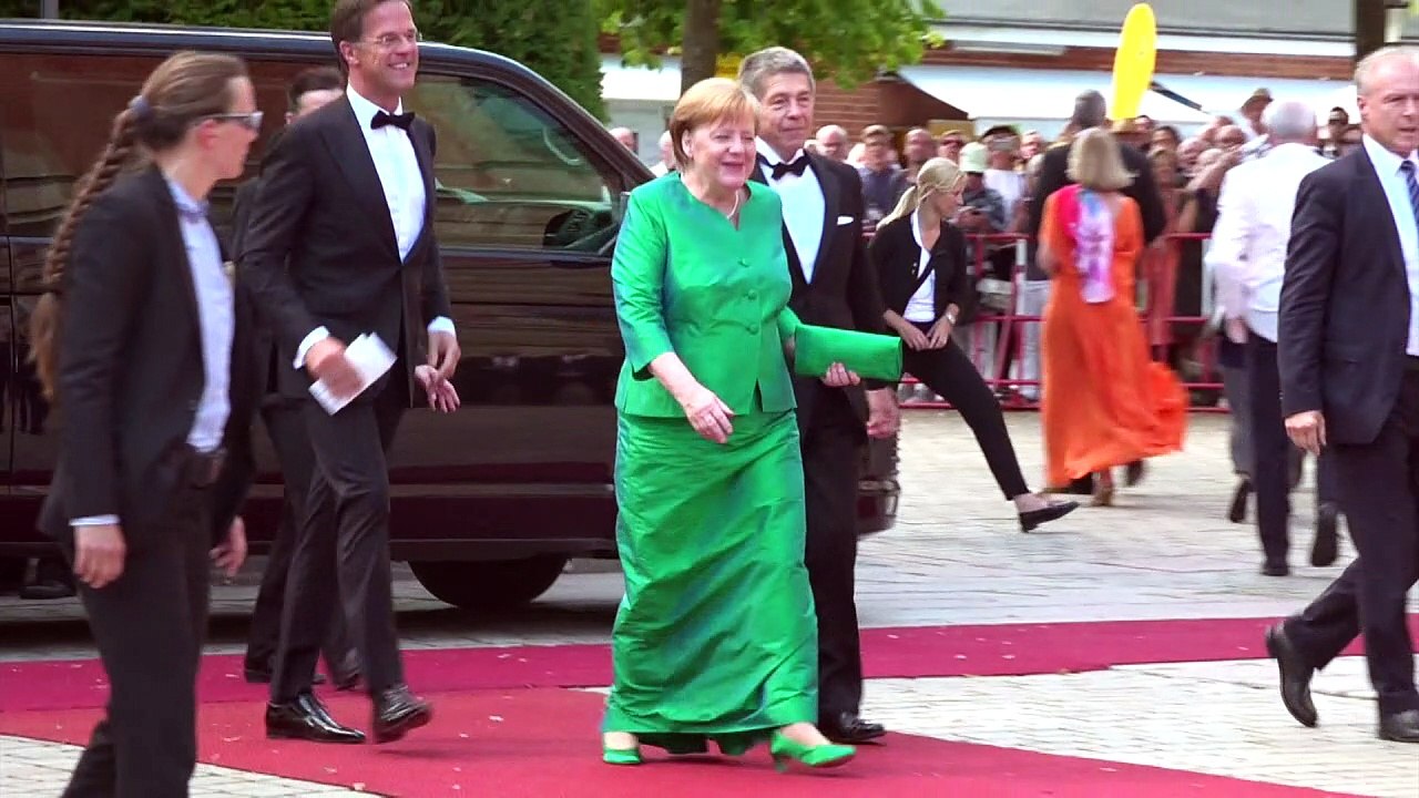 Bayreuth: Eröffnung mit Merkel und Protesten