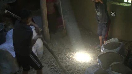 Tandır Üreterek 6 Çocuğunu Büyüttü