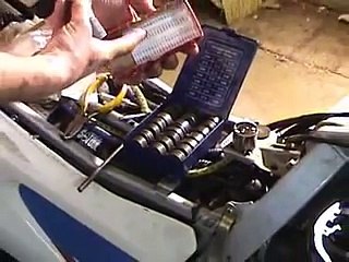 Technical Demo on BMW F650 - Valve Adjustment