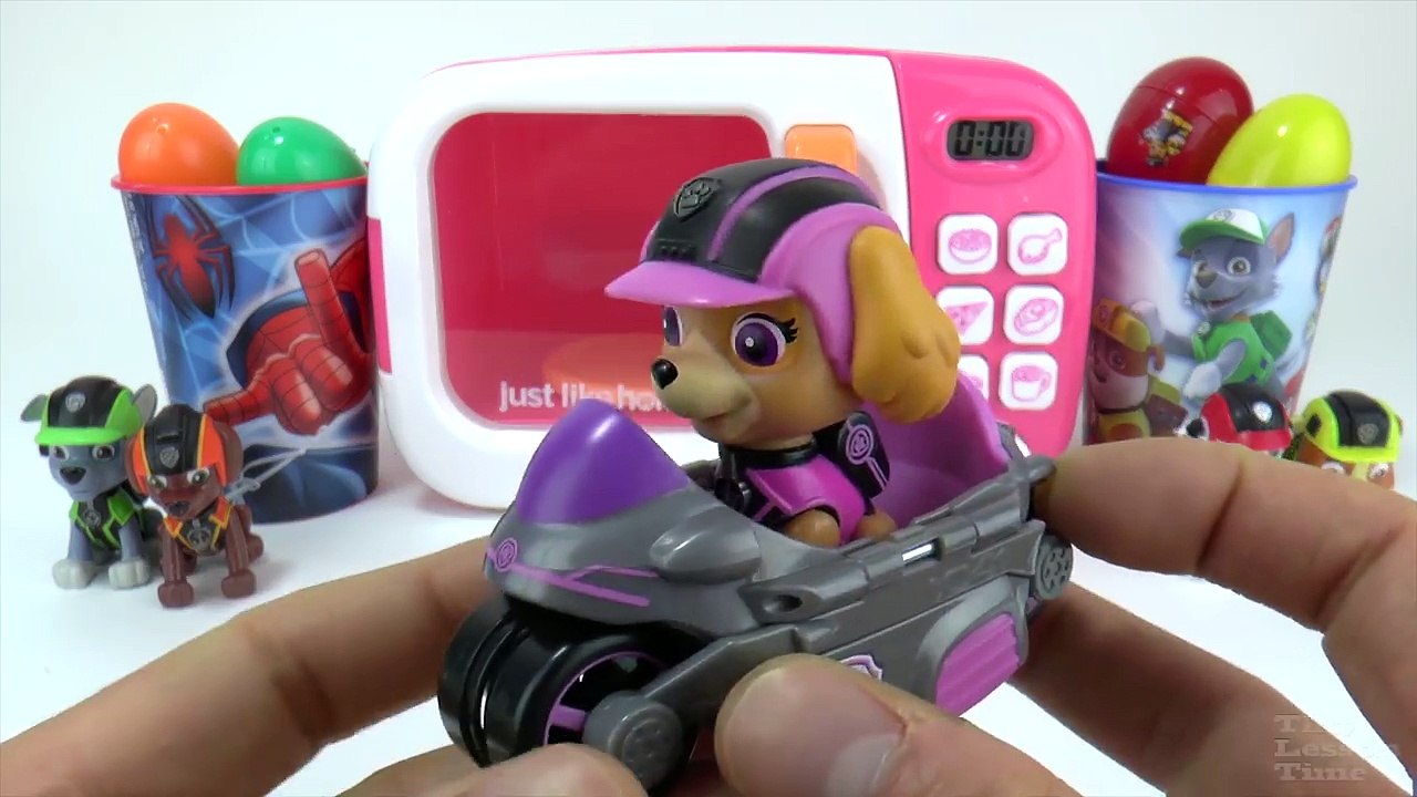 Hulk Rescues Paw Patrols Vehicles that are Stuck Inside Surprise Eggs