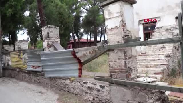 Manisa Kula'da 175 Yıllık Okul Binası Harap Halde