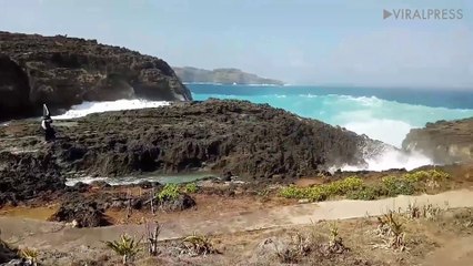 Huge Waves Hit Bali