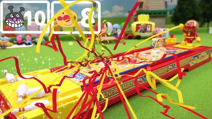 アンパンマンとバイキンマンのボウリング対決 アンパンマンストライクボウリングおもちゃ Anpanman VS Baikinman: The bowling toy!