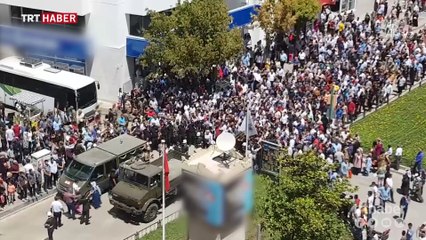 Şehit törenindeki Türk bayrağı sosyal medyada ilgi odağı oldu