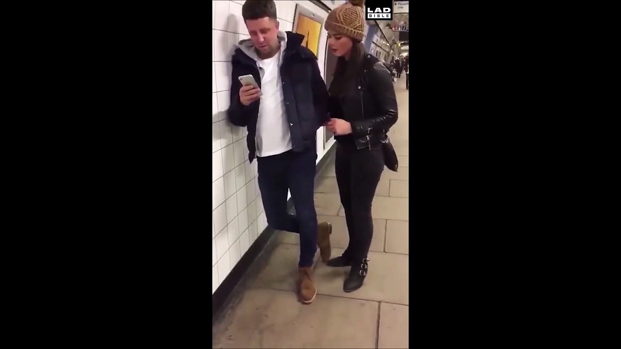 Sa copine est une enfoirée... Blague énorme