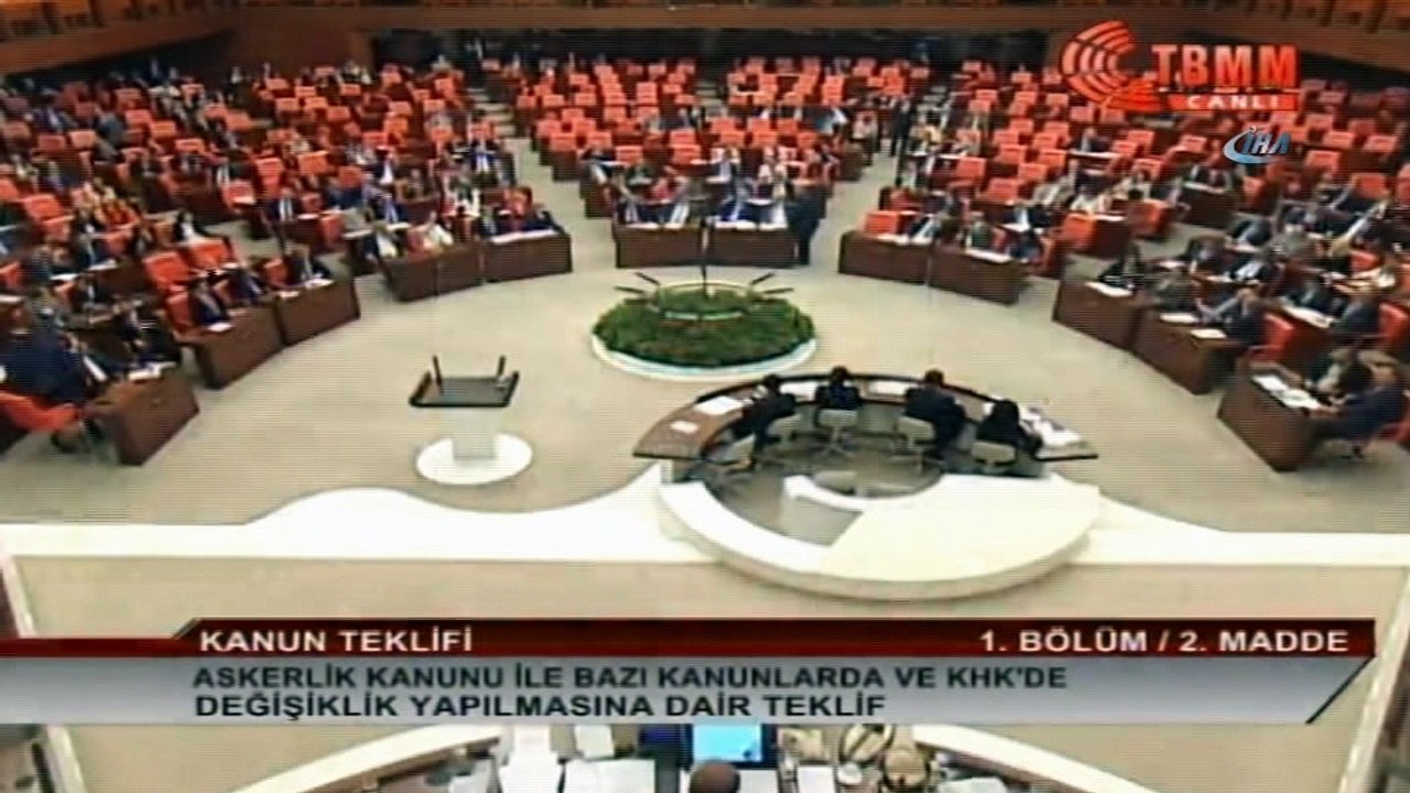 TBMM Genel Kurulunda Askerlik Kanunu’ndaki bedelli askerlik ile ilgili 2. madde kabul edildi. Buna göre 01.01.1994 doğumlular ve öncesinde doğanlar 15 bin TL karşılığı 21 gün askerlik yapacak.